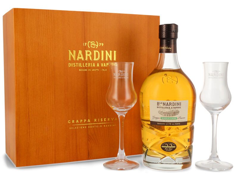 Nardini Grappa Riserva 22 YO Single Cask Geschenk-Set 45% vol. 0,70l Nardini Grappa Riserva 22 YO Single Cask Geschenk-Set 45% vol. 0,70l
