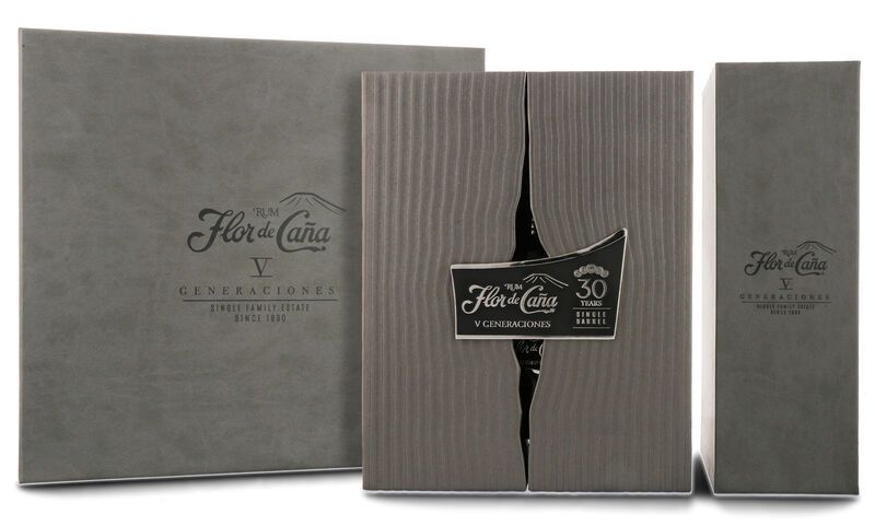Flor de Cana 30 YO Single Barrel Rum Geschenk-Set 45% vol. 0,70l Flor de Cana 30 YO Single Barrel Rum Geschenk-Set 45% vol. 0,70l