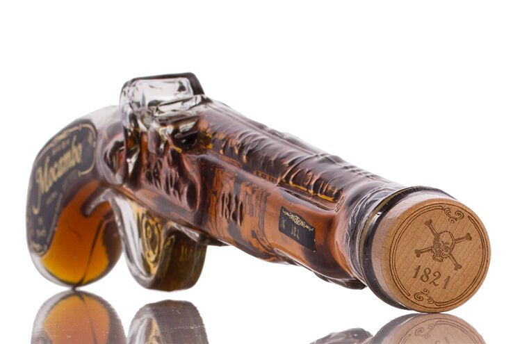 Mocambo Anejo 10 YO Pistol Rum 40% vol. 0,20l B-Ware