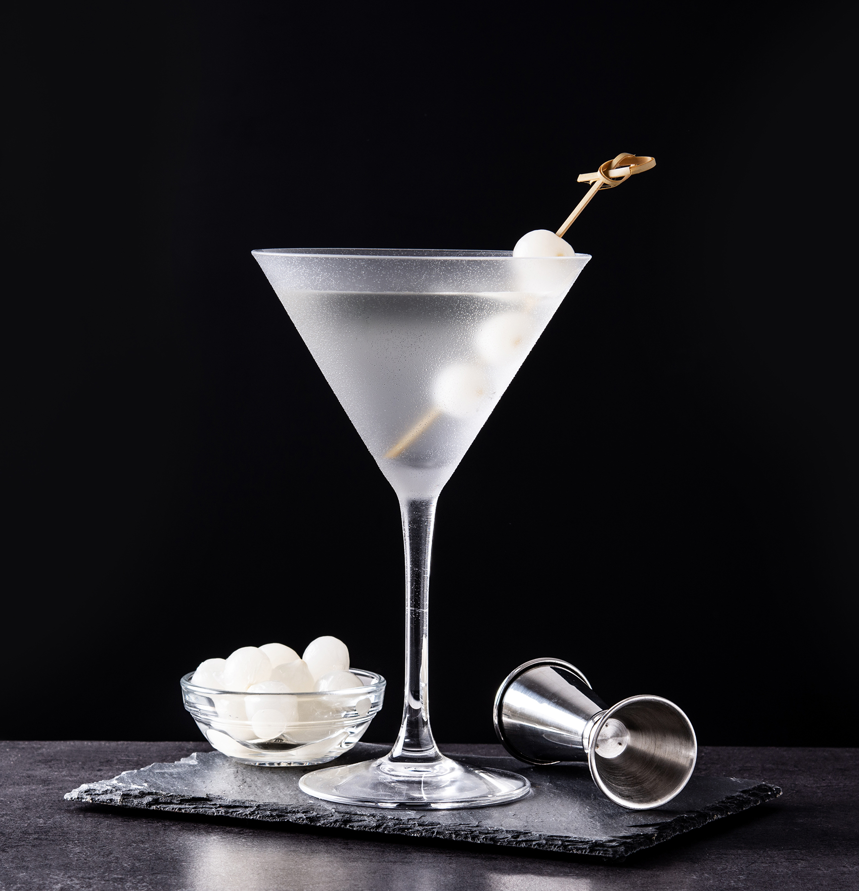 Martini mit Cocktailzwiebel